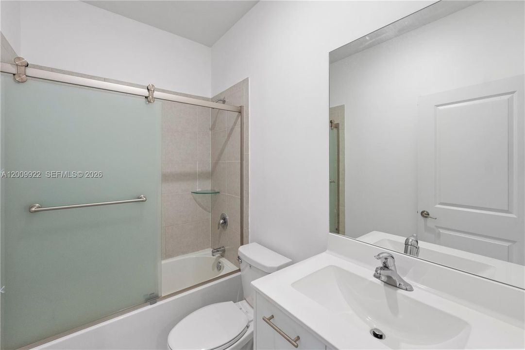 En Venta: $470,000 (3 camas, 2 baños, 1393 Pies cuadrados)