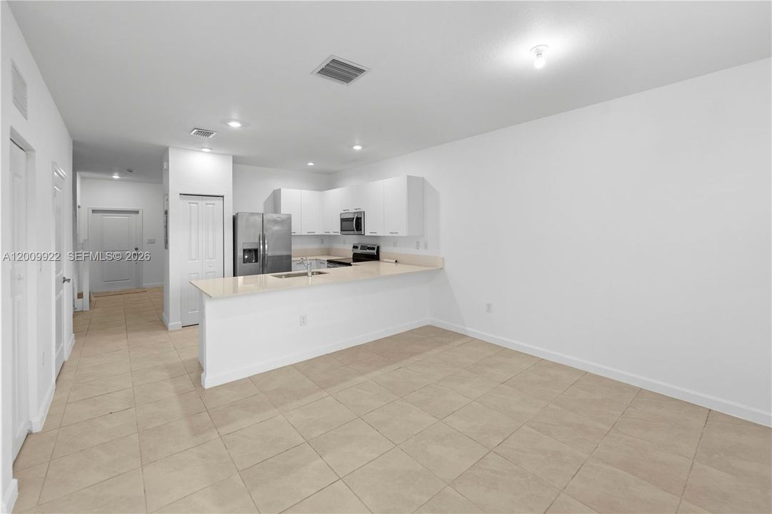 En Venta: $470,000 (3 camas, 2 baños, 1393 Pies cuadrados)