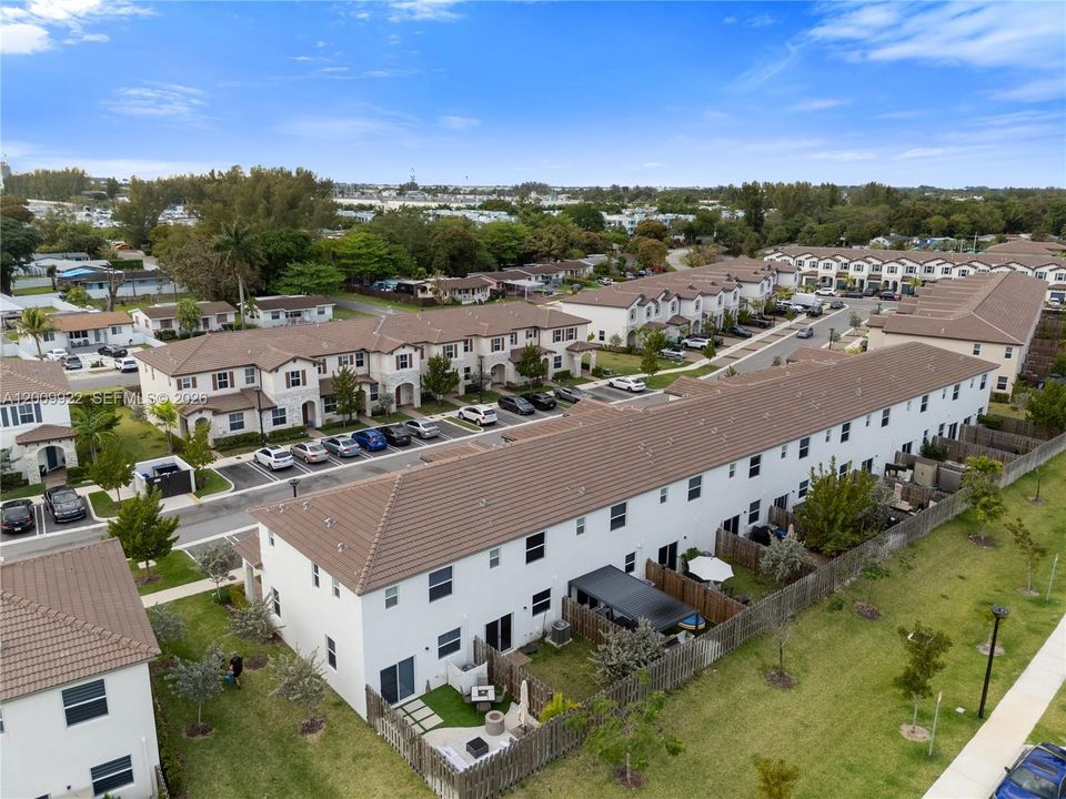 En Venta: $470,000 (3 camas, 2 baños, 1393 Pies cuadrados)