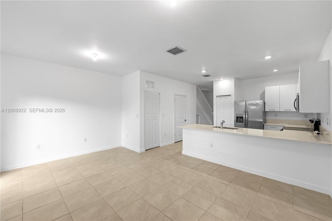 En Venta: $470,000 (3 camas, 2 baños, 1393 Pies cuadrados)