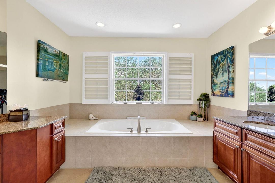 28 MBA - Garden Tub