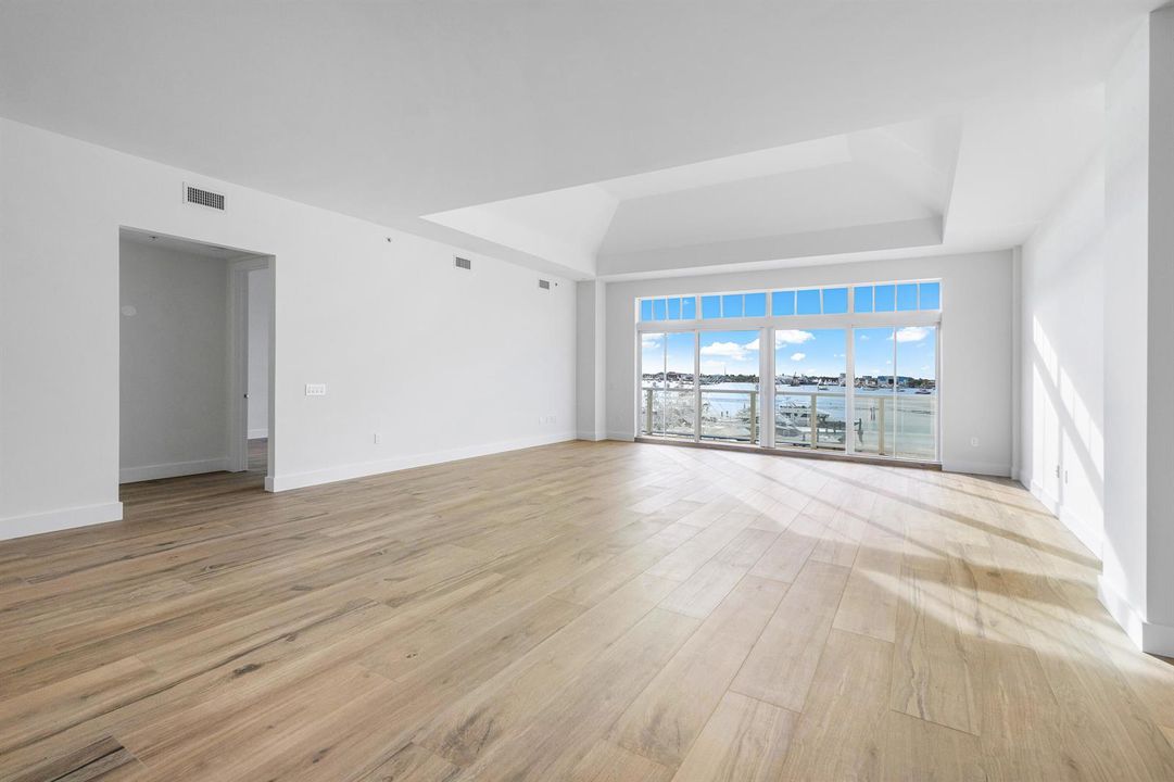 003-184LakeDrive-2302-PalmBeachShores-FL