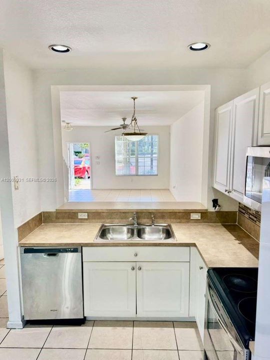 En Venta: $340,000 (2 camas, 2 baños, 1280 Pies cuadrados)
