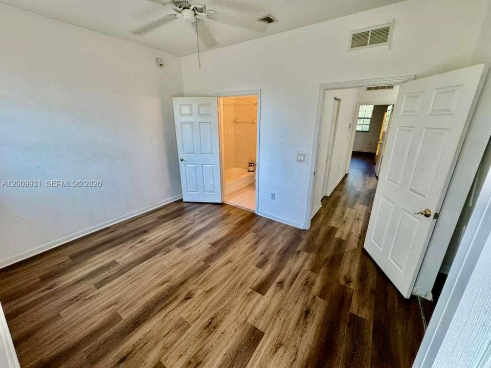 En Venta: $340,000 (2 camas, 2 baños, 1280 Pies cuadrados)