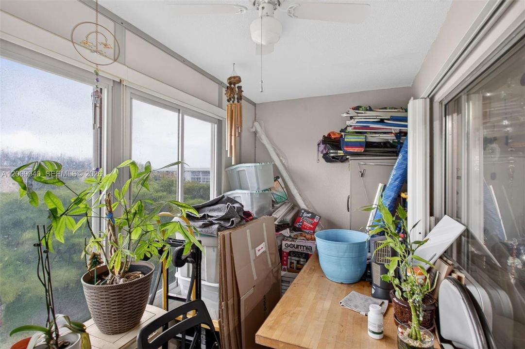 For Sale: $260,000 (2 beds, 2 baths, 1225 Square Feet)