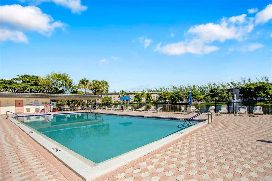 For Sale: $260,000 (2 beds, 2 baths, 1225 Square Feet)