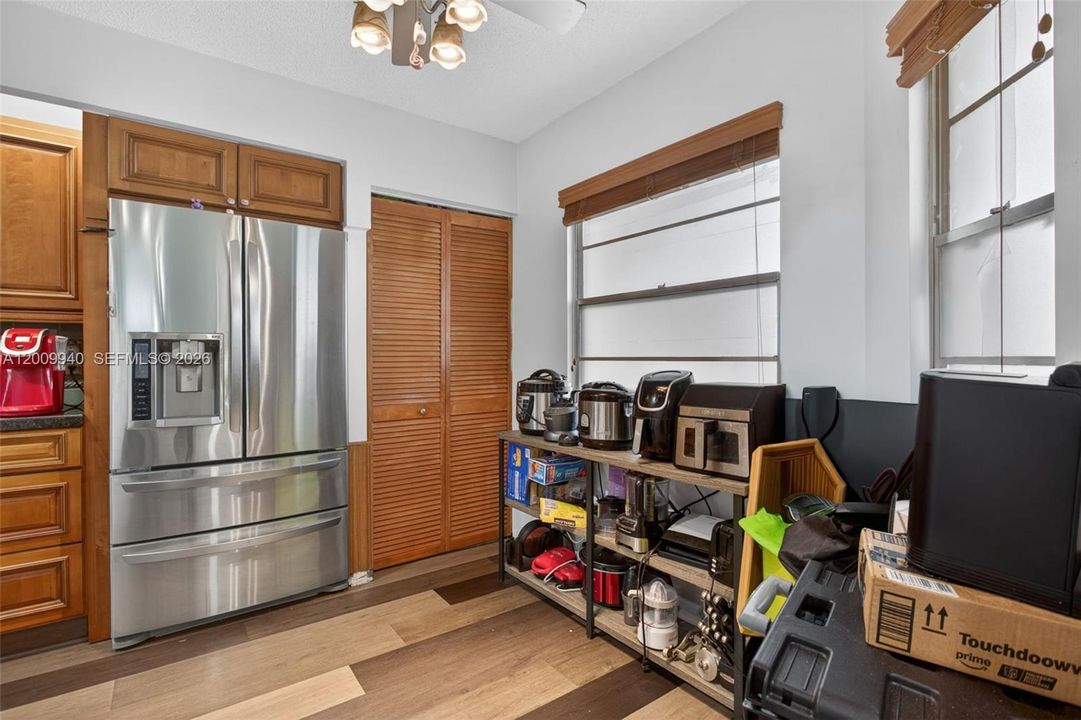 For Sale: $260,000 (2 beds, 2 baths, 1225 Square Feet)
