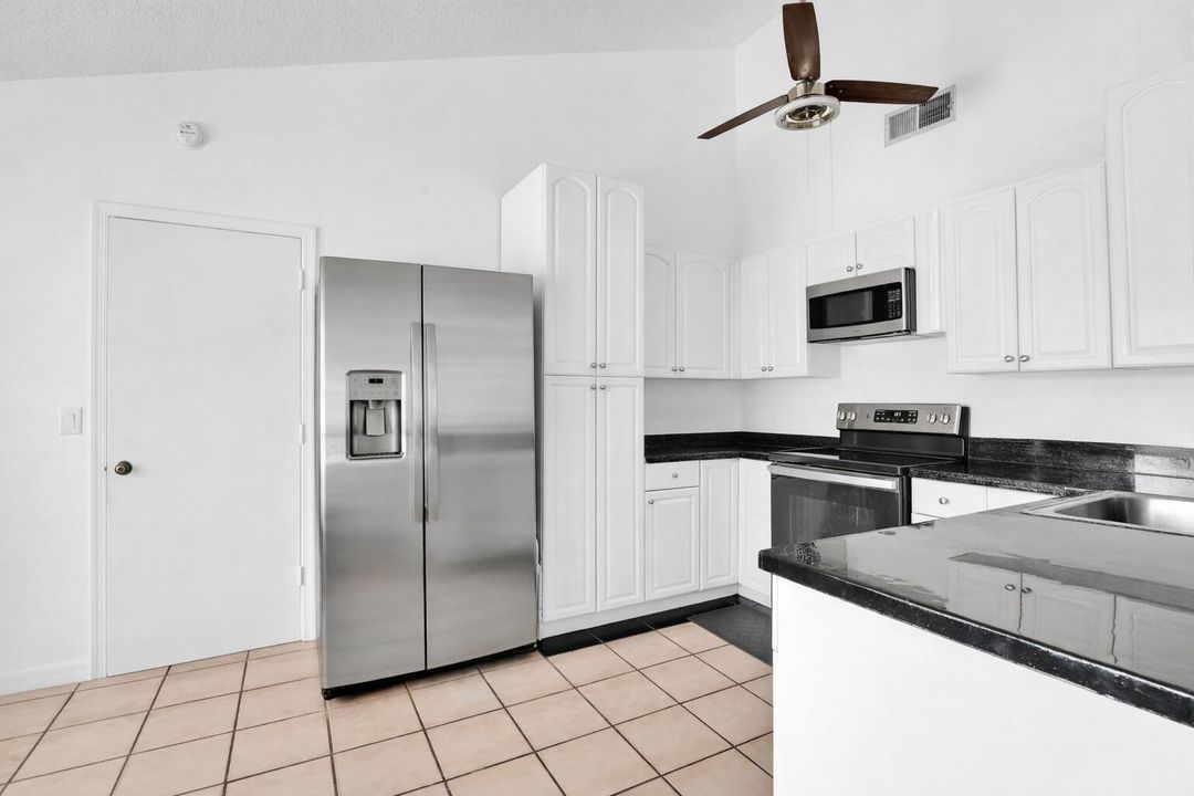 5048 Silver Maple Ln, Boynton Beach - 33