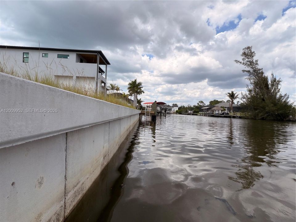 На продажу: $182,500 (0.23 acres)