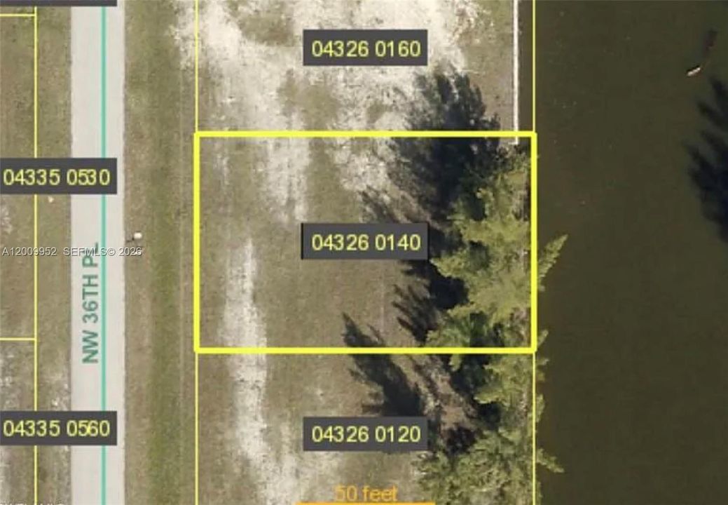 На продажу: $182,500 (0.23 acres)
