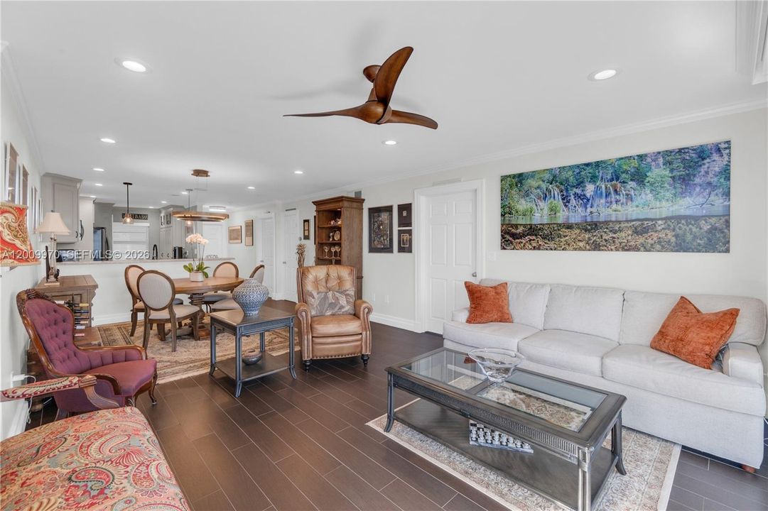 Active With Contract: $575,000 (2 beds, 2 baths, 1280 Square Feet)