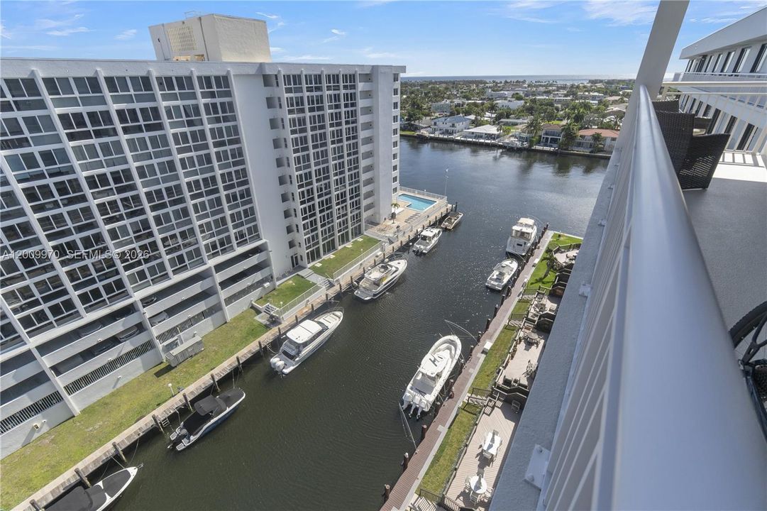 Active With Contract: $575,000 (2 beds, 2 baths, 1280 Square Feet)