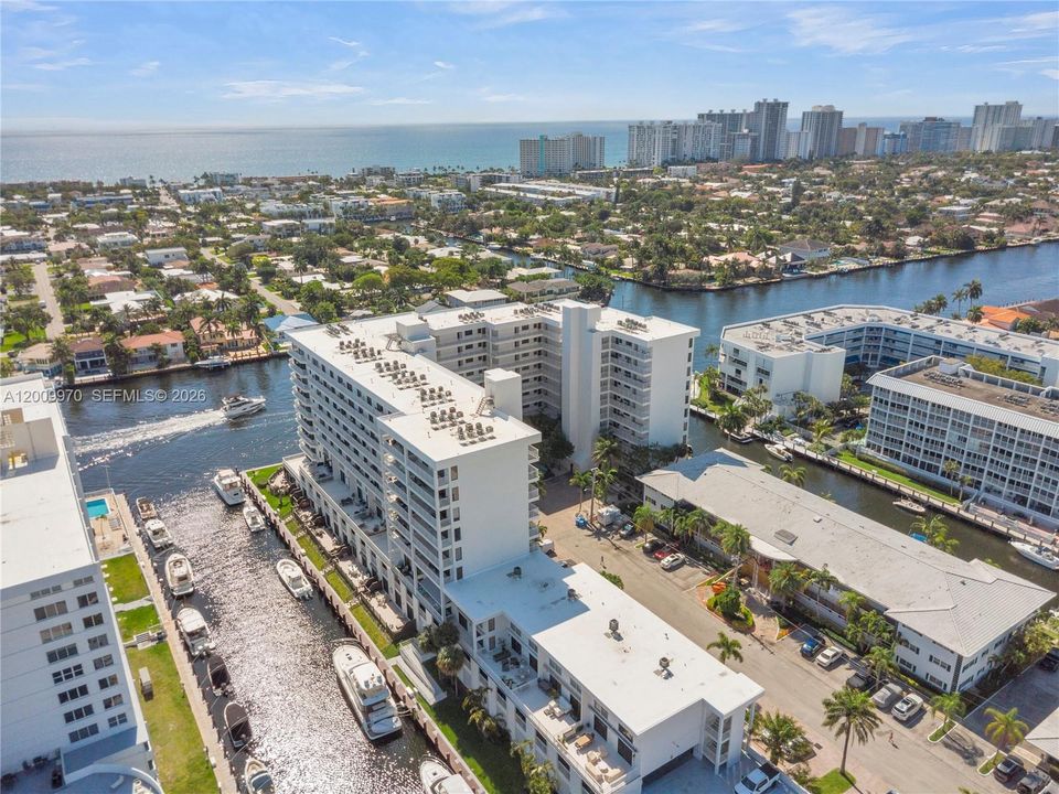 Active With Contract: $575,000 (2 beds, 2 baths, 1280 Square Feet)