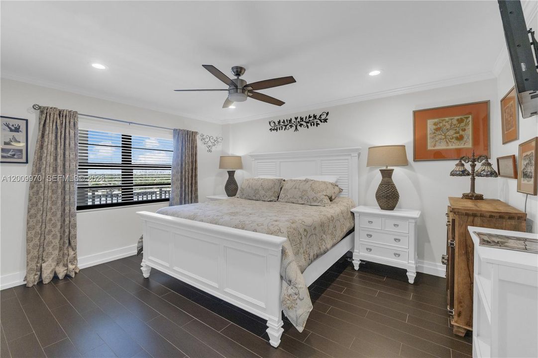 Active With Contract: $575,000 (2 beds, 2 baths, 1280 Square Feet)