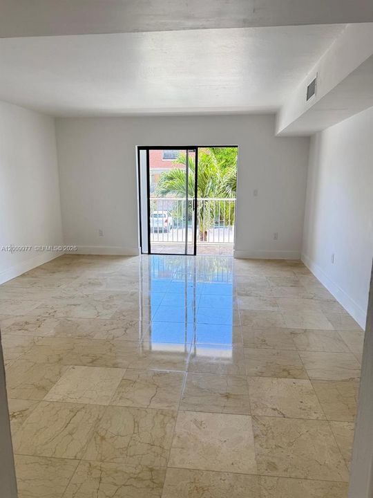 For Sale: $280,000 (2 beds, 1 baths, 1114 Square Feet)