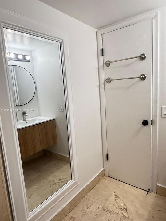 For Sale: $280,000 (2 beds, 1 baths, 1114 Square Feet)