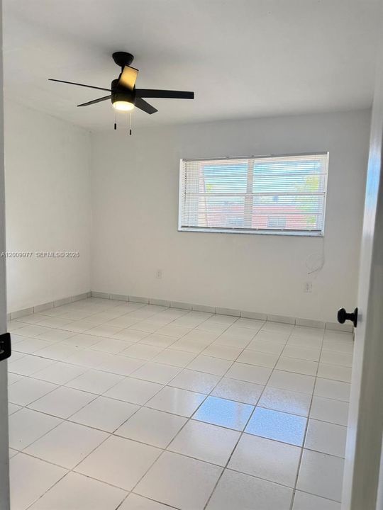 For Sale: $280,000 (2 beds, 1 baths, 1114 Square Feet)