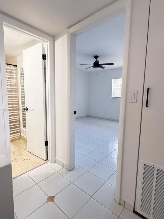 For Sale: $280,000 (2 beds, 1 baths, 1114 Square Feet)
