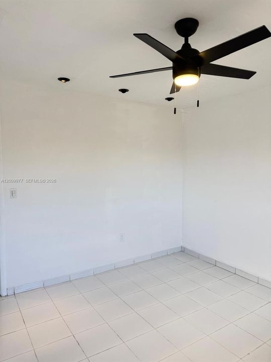 For Sale: $280,000 (2 beds, 1 baths, 1114 Square Feet)