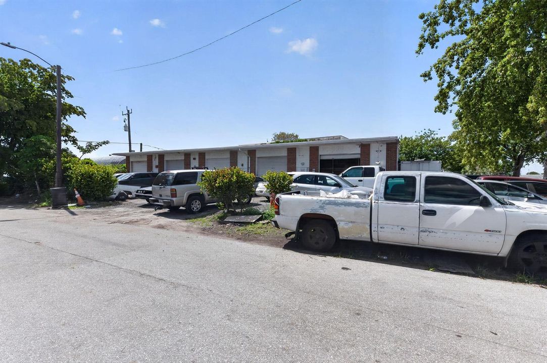 01_824_NE_3rd_St_Boynton_Beach_FL_33435_