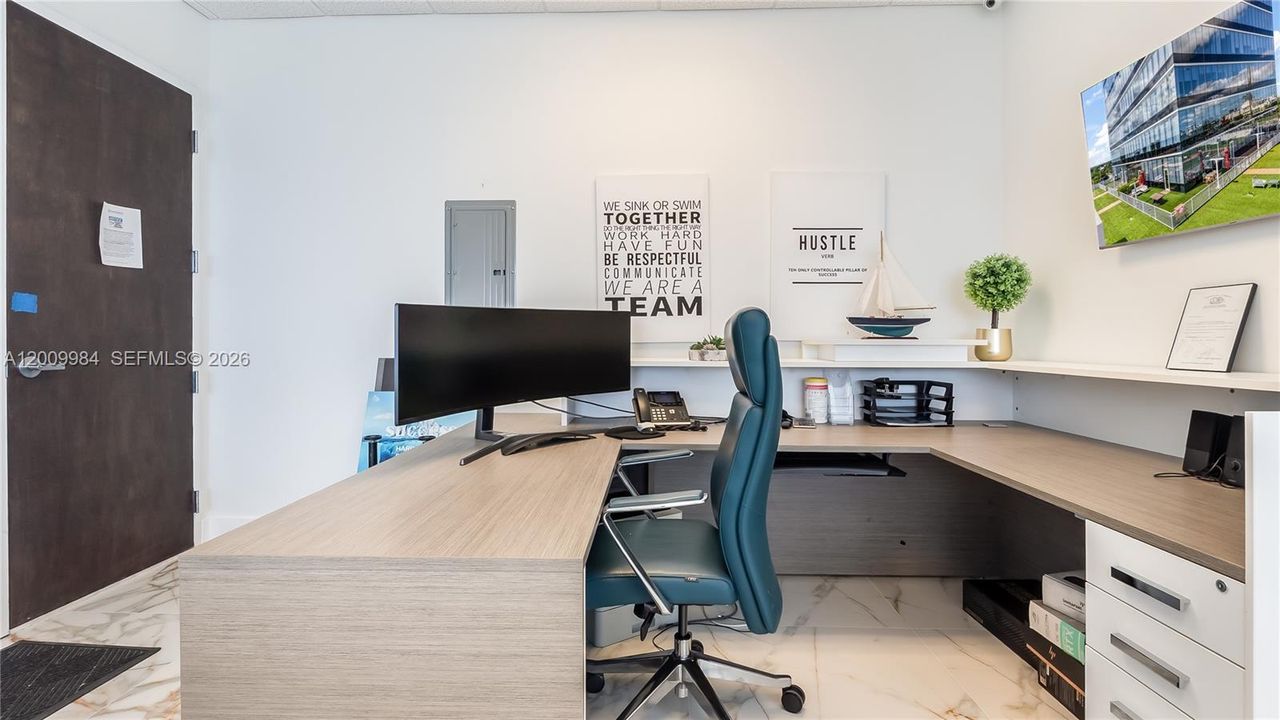 В аренду: $10,000 (0 спален, 0 ванн, 0 Квадратных фут)