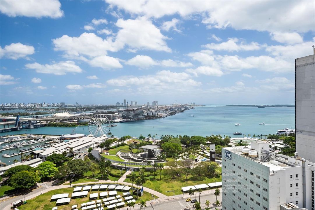 Active With Contract: $599,000 (2 beds, 2 baths, 1058 Square Feet)