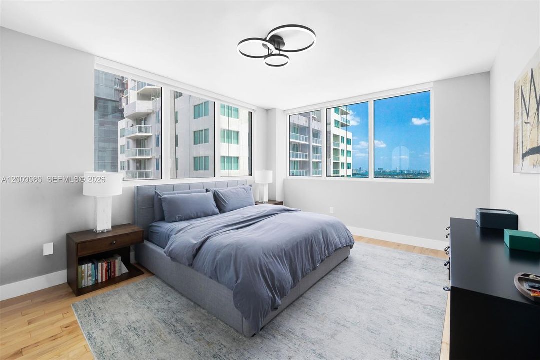 Active With Contract: $599,000 (2 beds, 2 baths, 1058 Square Feet)