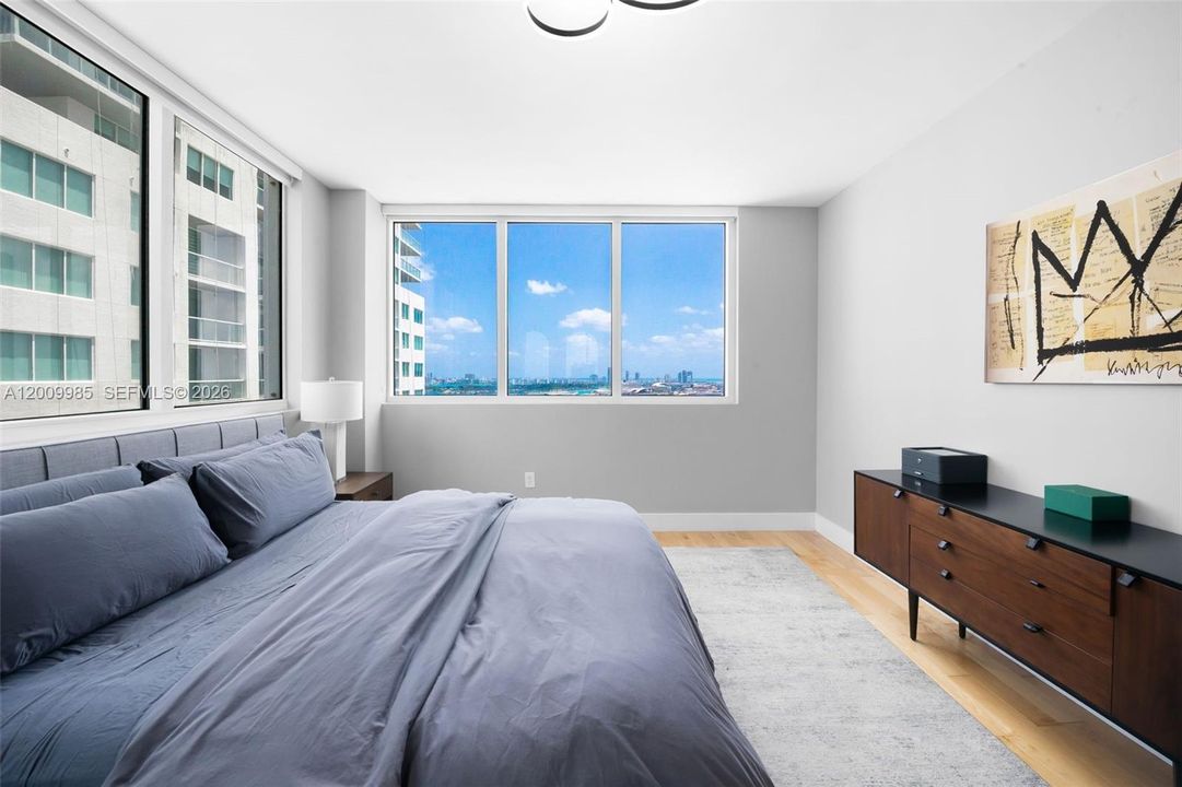 Active With Contract: $599,000 (2 beds, 2 baths, 1058 Square Feet)