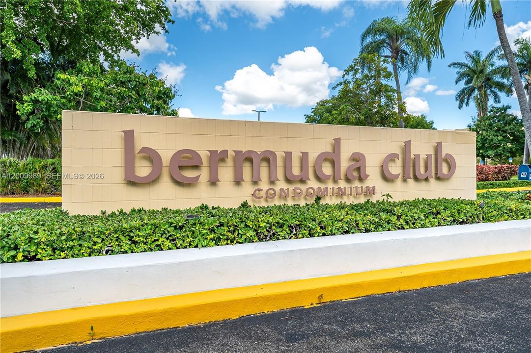 For Sale: $114,000 (2 beds, 2 baths, 880 Square Feet)
