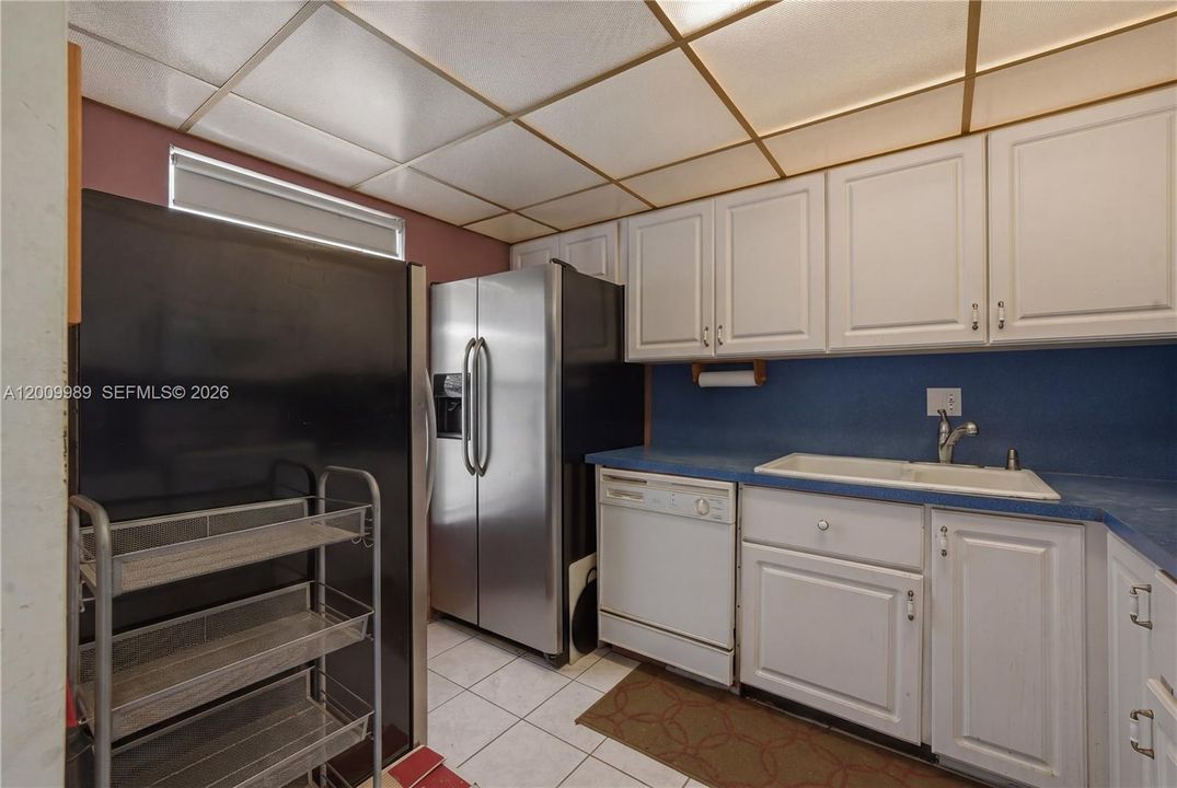 For Sale: $114,000 (2 beds, 2 baths, 880 Square Feet)
