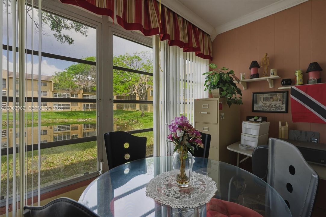 For Sale: $114,000 (2 beds, 2 baths, 880 Square Feet)