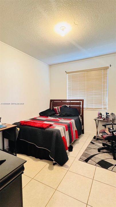 For Sale: $375,000 (3 beds, 3 baths, 1320 Square Feet)