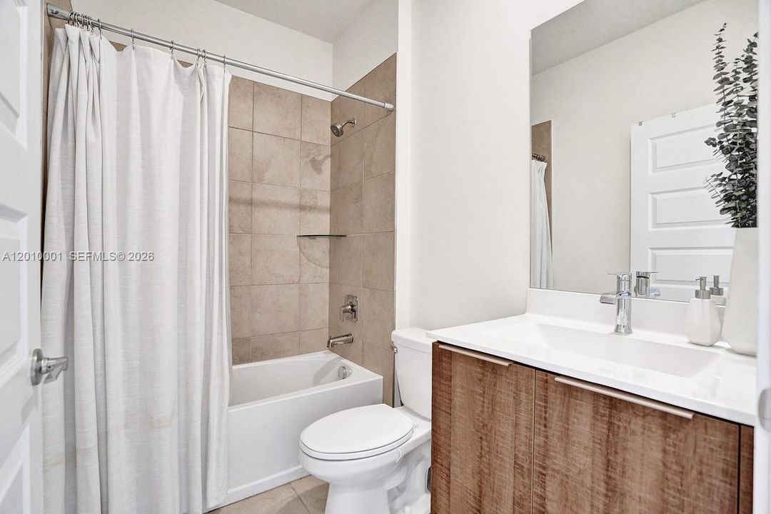 Recently Sold: $500,000 (3 beds, 2 baths, 1129 Square Feet)