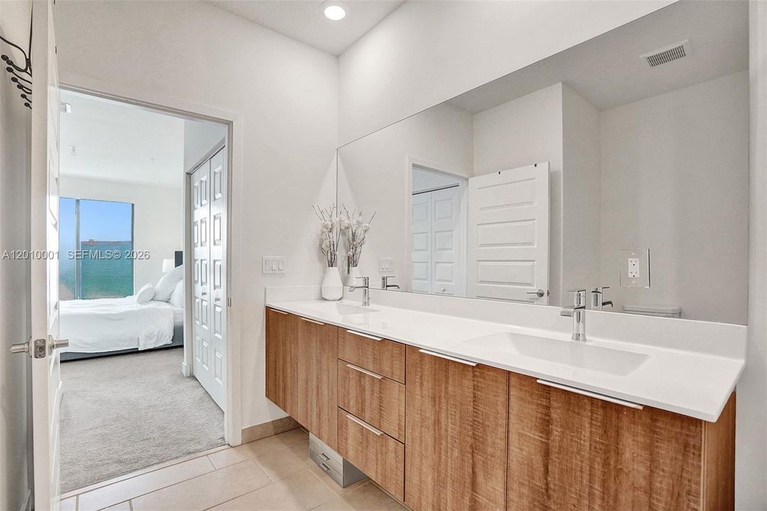 Recently Sold: $500,000 (3 beds, 2 baths, 1129 Square Feet)