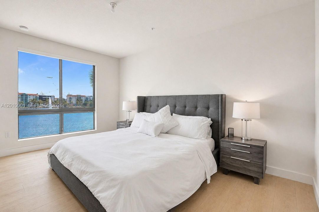 Recently Sold: $500,000 (3 beds, 2 baths, 1129 Square Feet)