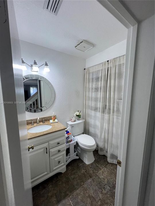 Activo con contrato: $2,550 (2 camas, 2 baños, 1182 Pies cuadrados)