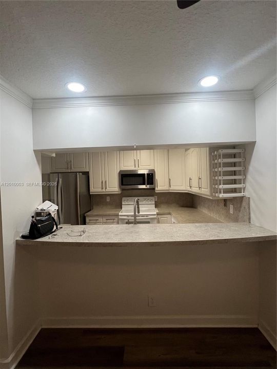 Activo con contrato: $2,550 (2 camas, 2 baños, 1182 Pies cuadrados)