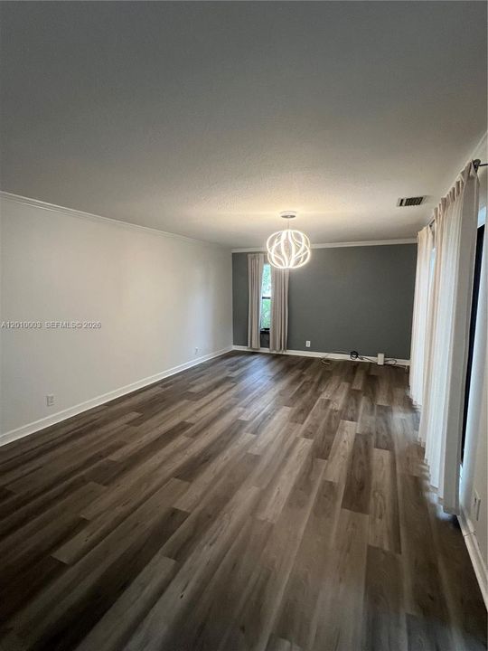 Activo con contrato: $2,550 (2 camas, 2 baños, 1182 Pies cuadrados)