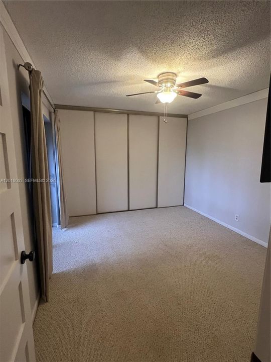 Activo con contrato: $2,550 (2 camas, 2 baños, 1182 Pies cuadrados)