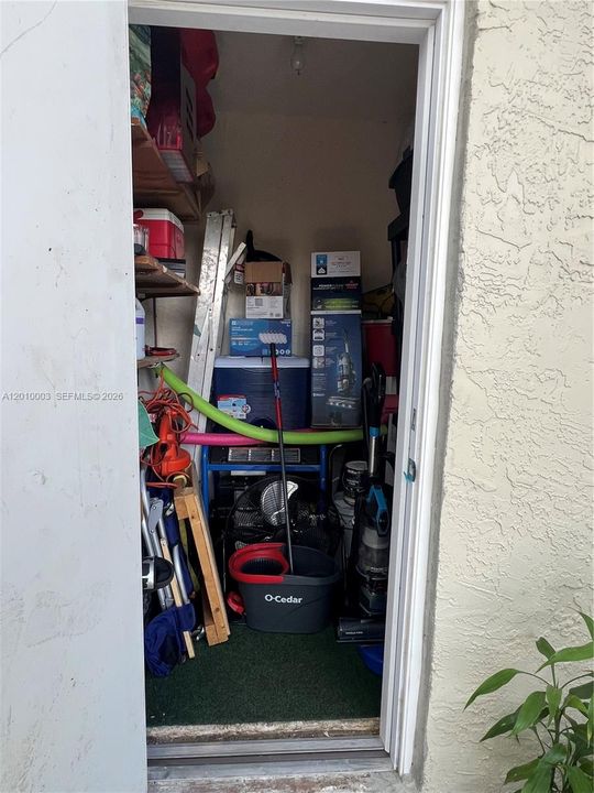Activo con contrato: $2,550 (2 camas, 2 baños, 1182 Pies cuadrados)