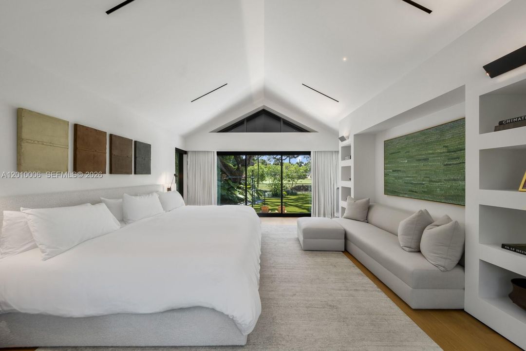 Activo con contrato: $6,995,000 (4 camas, 3 baños, 4420 Pies cuadrados)