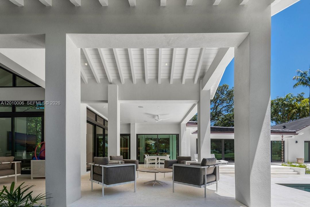 Activo con contrato: $6,995,000 (4 camas, 3 baños, 4420 Pies cuadrados)