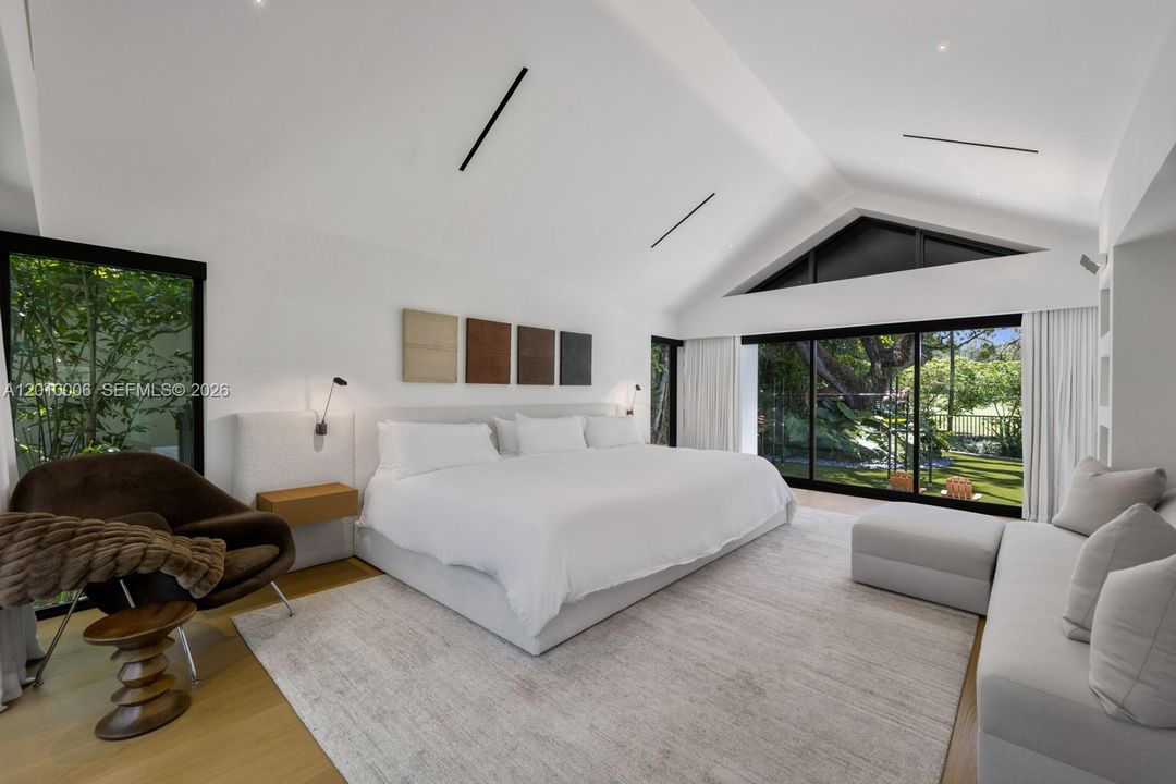 Activo con contrato: $6,995,000 (4 camas, 3 baños, 4420 Pies cuadrados)