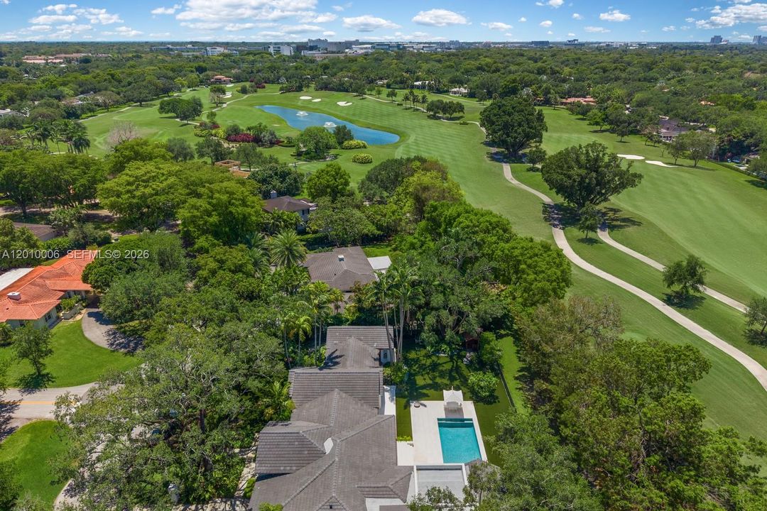 Activo con contrato: $6,995,000 (4 camas, 3 baños, 4420 Pies cuadrados)