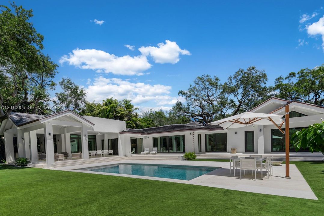 Activo con contrato: $6,995,000 (4 camas, 3 baños, 4420 Pies cuadrados)