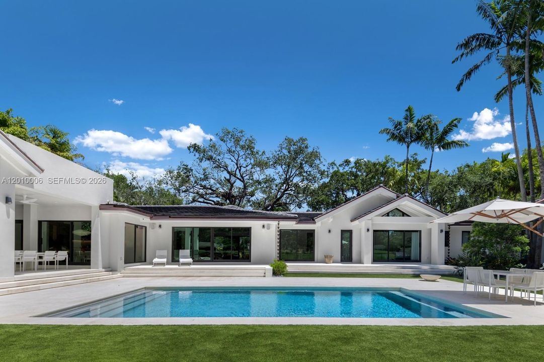 Activo con contrato: $6,995,000 (4 camas, 3 baños, 4420 Pies cuadrados)
