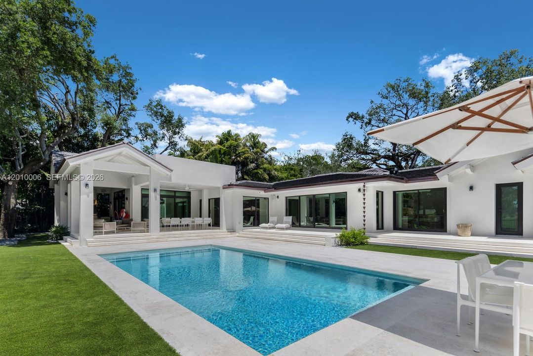 Activo con contrato: $6,995,000 (4 camas, 3 baños, 4420 Pies cuadrados)