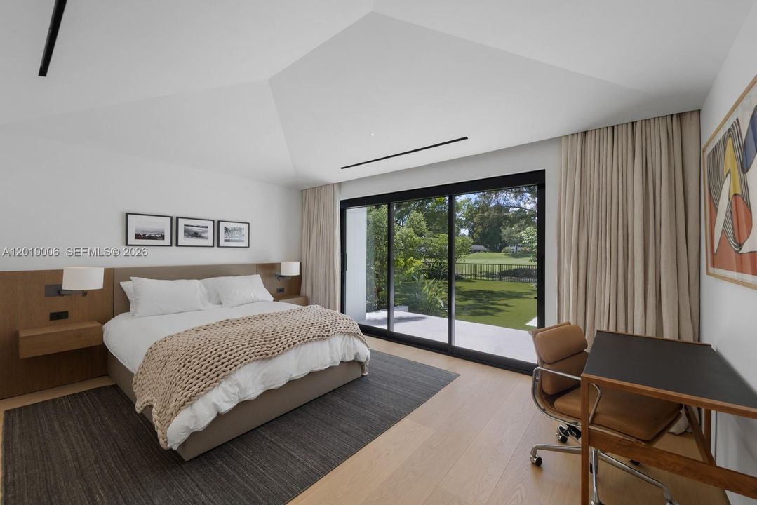 Activo con contrato: $6,995,000 (4 camas, 3 baños, 4420 Pies cuadrados)