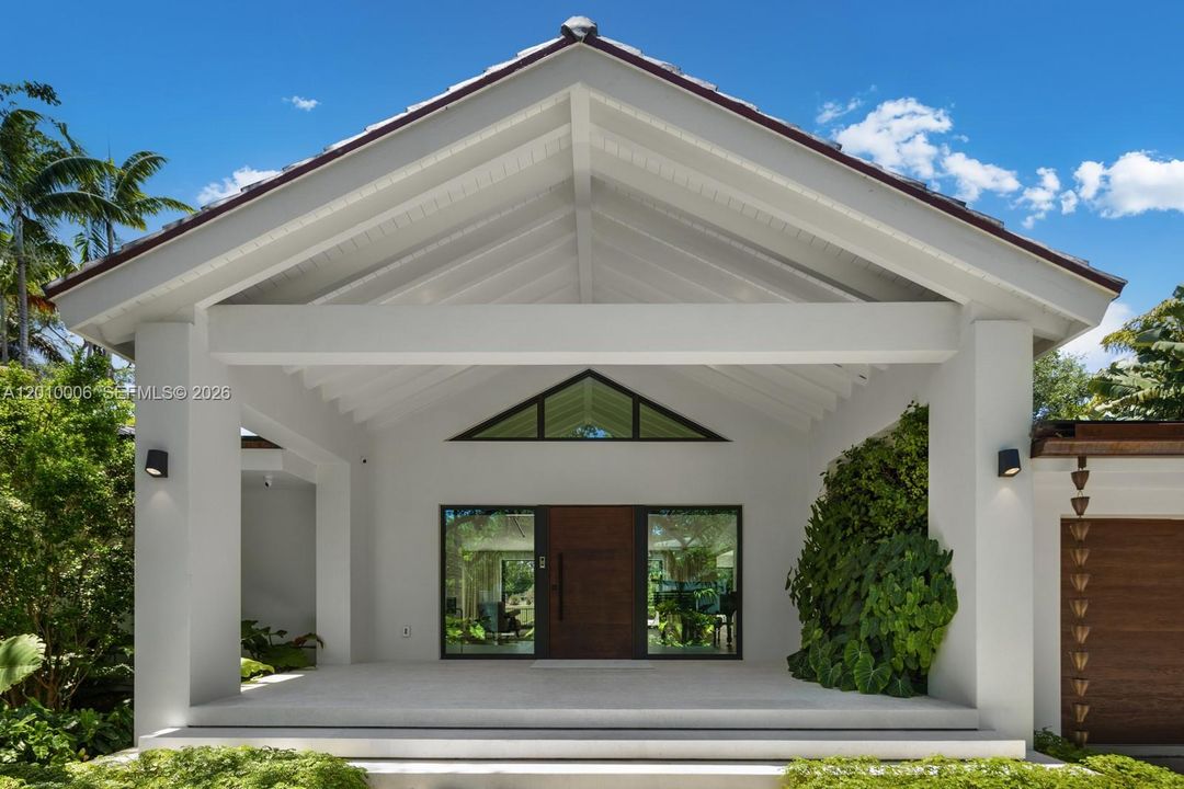 Activo con contrato: $6,995,000 (4 camas, 3 baños, 4420 Pies cuadrados)