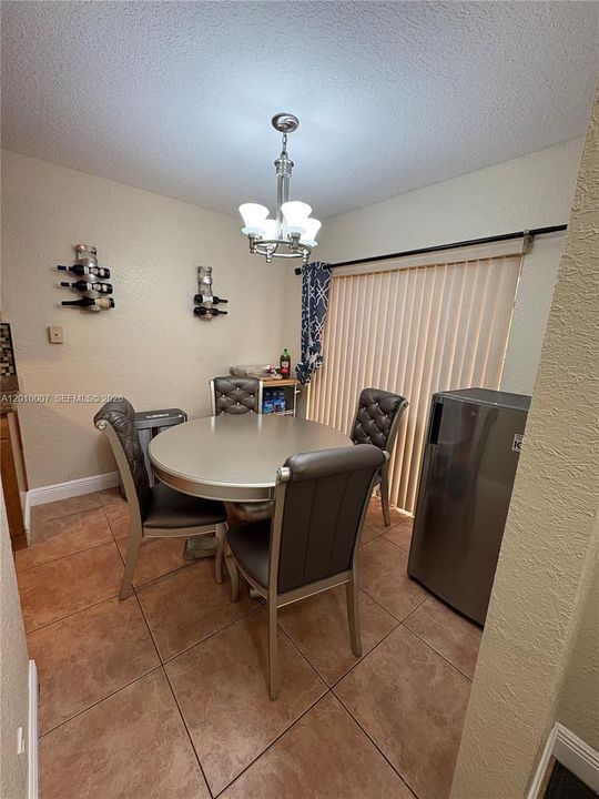 Activo con contrato: $2,795 (3 camas, 2 baños, 1450 Pies cuadrados)